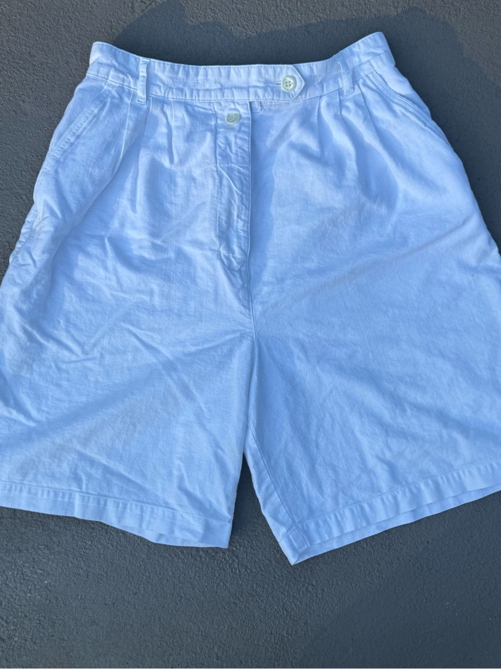 Vintage Tommy Hilfiger White Pleated Bermuda Shorts Women’s Size 8 100% Cotton